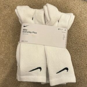 Nike Crew Socks 6 pack Men’s size 8-12